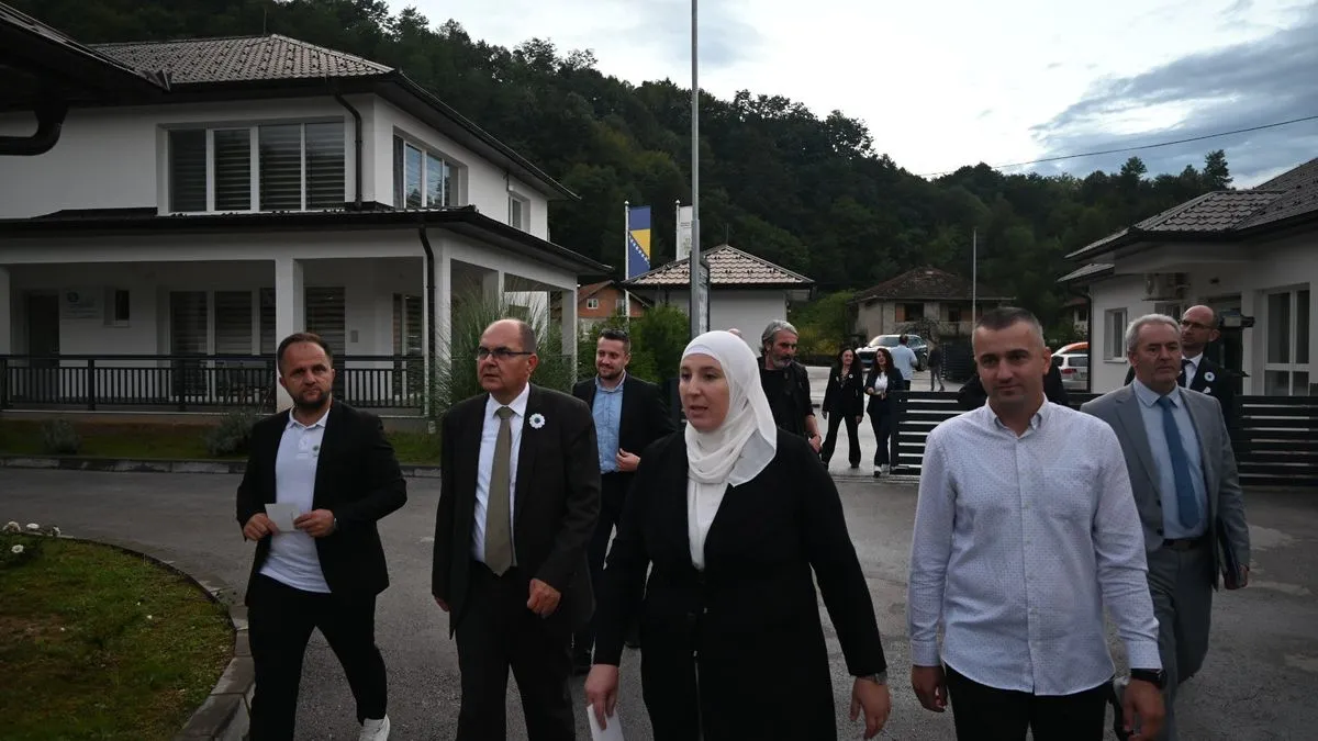 Christian Schmidt sa suprugom u posjeti MFS-EMMAUS-ovim kapacitetima u Potočarima