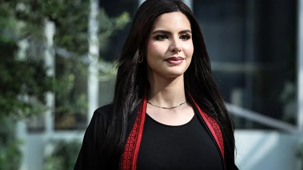 Prilika je to, kazala je, da istakne ljepotu svoje rodne zemlje, bogatstvo njene baštine i "humaniziranu" sliku o njenom stanovništvu