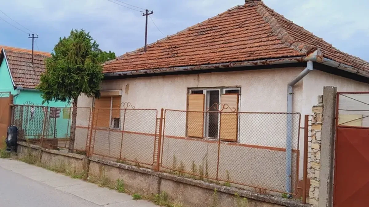 Ubio oca lopatom pa 3 godine živio sa tijelom: Ubici smanjena kazna na 17 godina