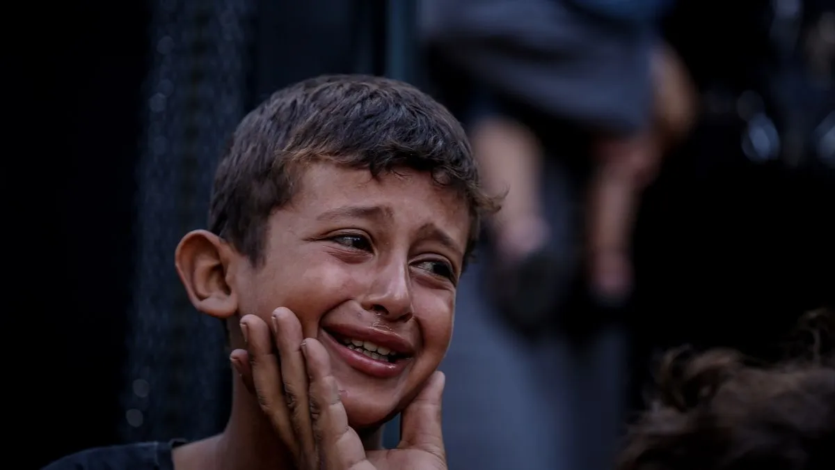 Hiljade nevinih ljudi svakodnevno gube svoje domove, porodice i živote