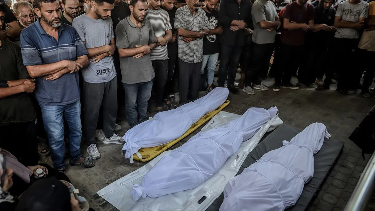 Hiljade nevinih ljudi svakodnevno gube svoje domove, porodice i živote