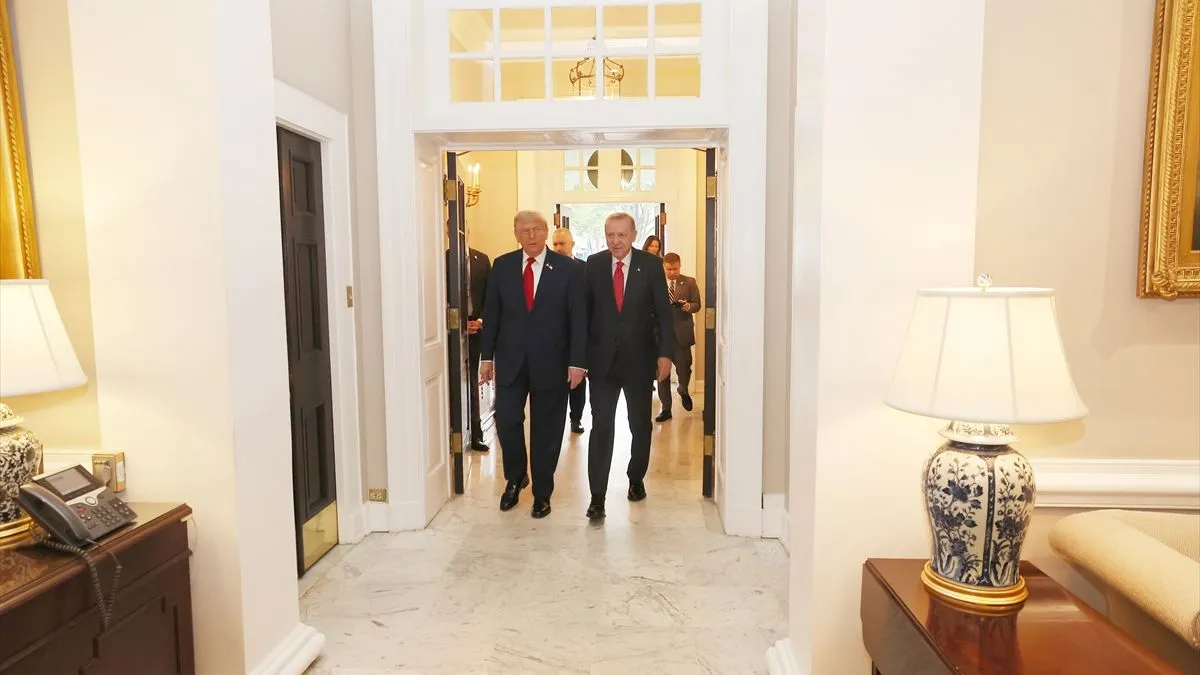 Trump je dodao da vjeruje kako Erdogana poštuju i ukrajinski predsjednik Volodimir Zelenski i ruski predsjednik Vladimir Putin...