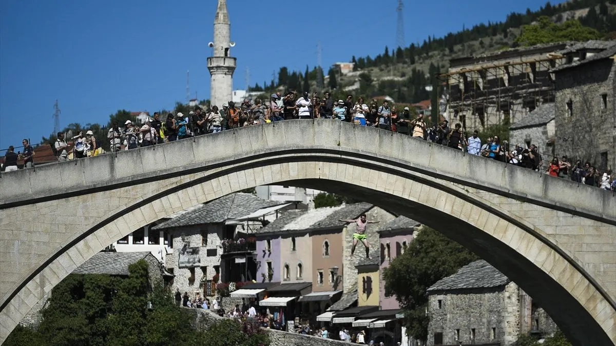 Iznad smaragdne Neretve: Stari most kao srce i duša Mostara
