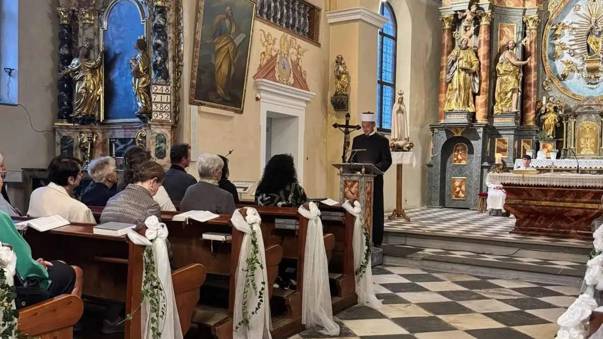 Posebno je istaknuto da je Gobeljić svojim svakodnevnim angažmanom u lokalnoj i široj zajednici postao prepoznat kao most u multikulturnoj stvarnosti Koruške.