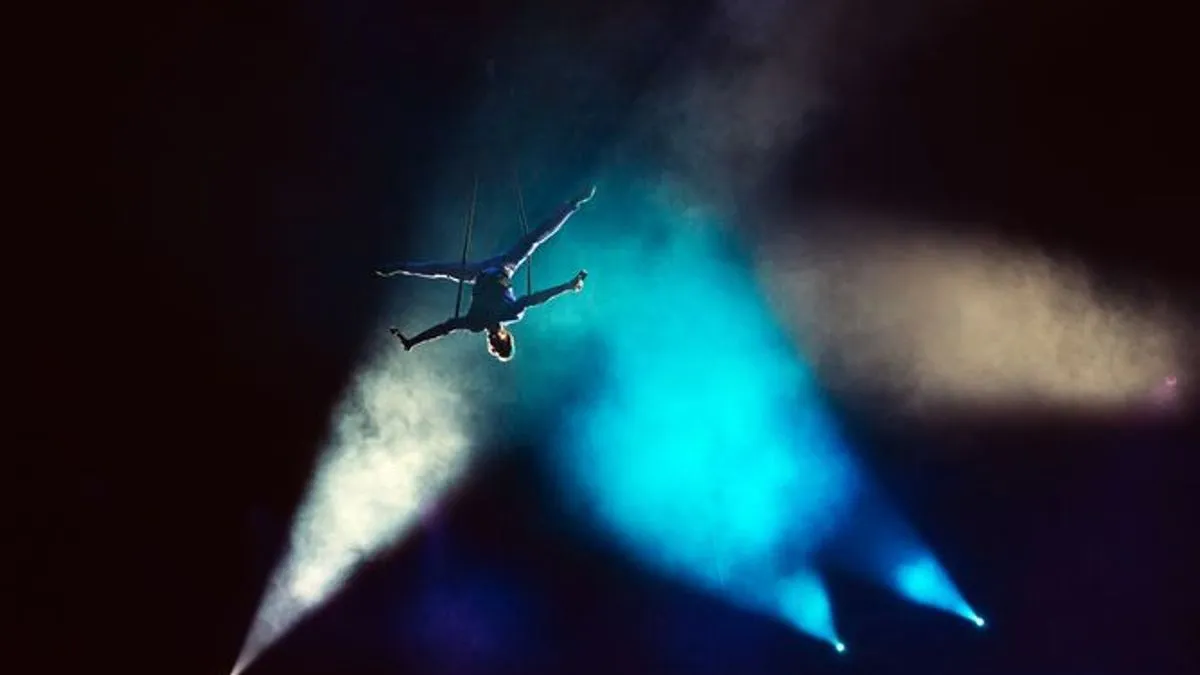 Umjetnica je tokom popodnevne predstave oko 17.45 sati pala sa visine od oko pet metara.