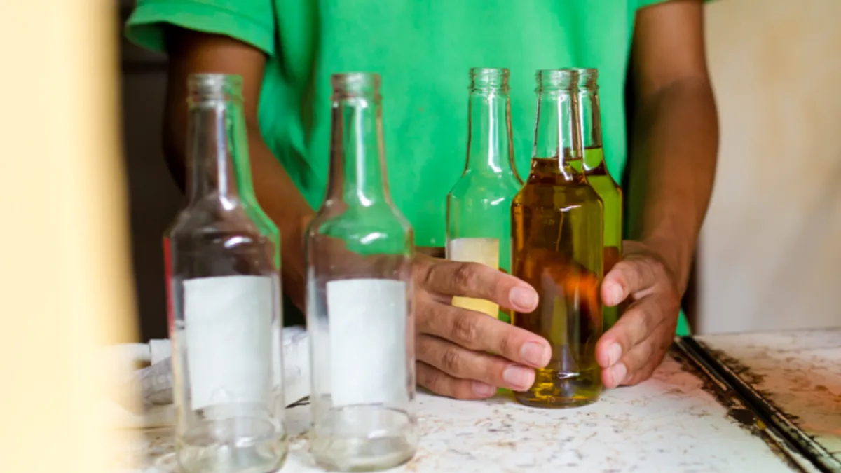 Proizvođač pića je među onima koji su umrli, a policija kaže da je alkohol proizveden u "žalosnim", nehigijenskim uslovima