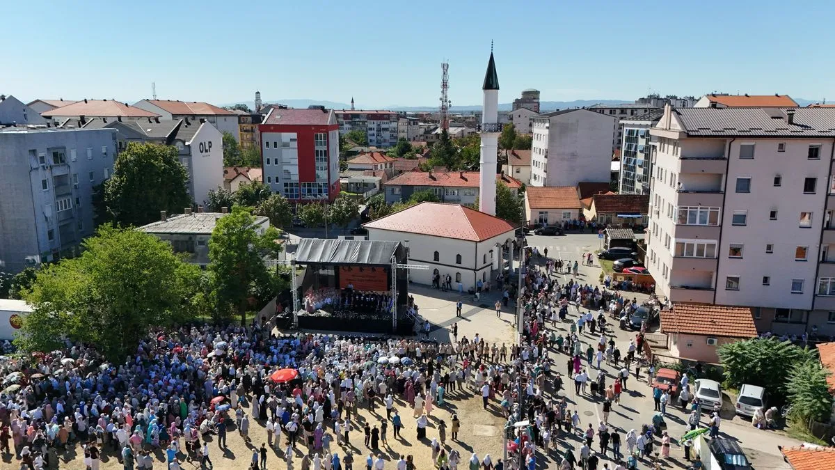 Obnova džamije Ahmed-bega Salihbegovića predstavlja povratak jednog važnog vjerskog objekta, simbola opstanka i kontinuiteta bošnjačkog naroda u Bijeljini