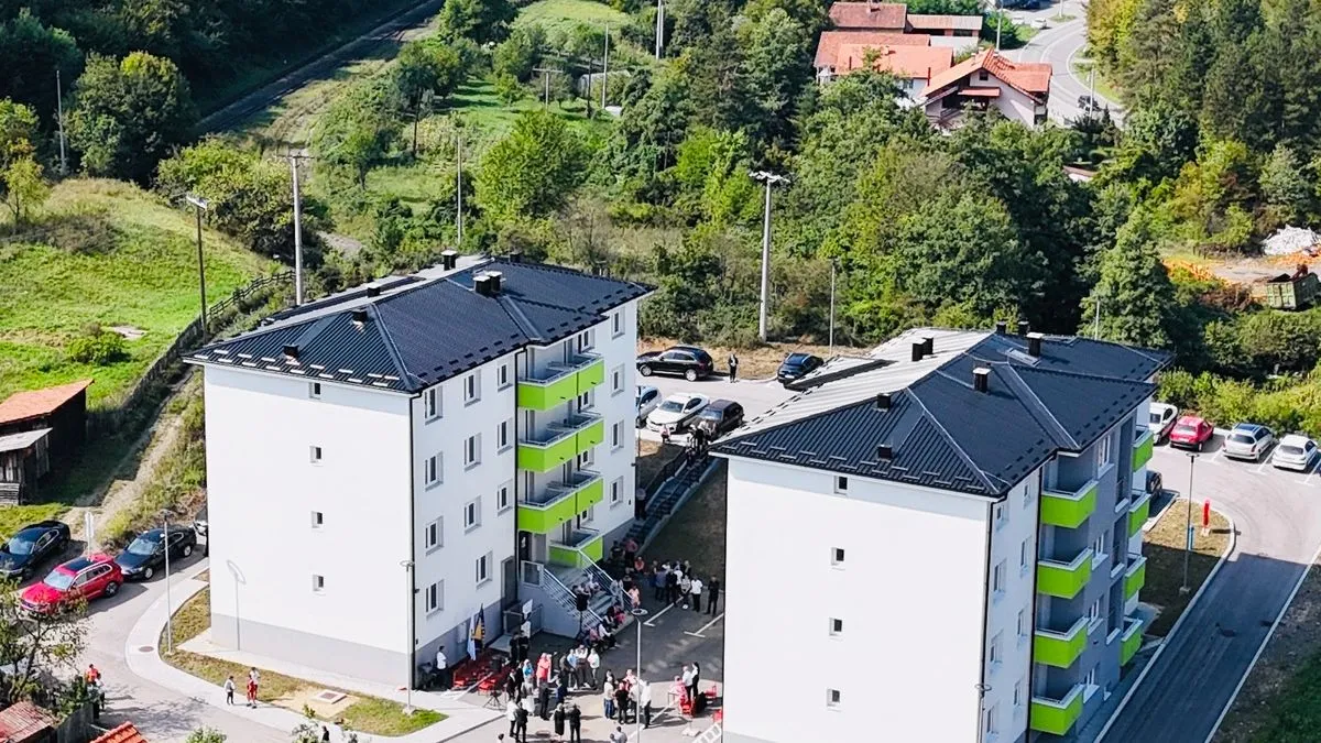 Na svečanosti uručenja ključeva prisustvovao je i federalni ministar raseljenih osoba i izbjeglica Nerin Dizdar