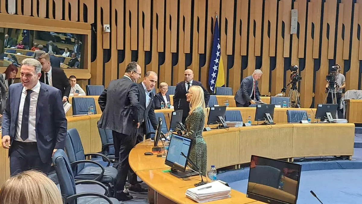 Špirić nije dozvolio izjašnjavanje da se u dnevni red uvrste izmjene Zakona o mjeriteljstvu