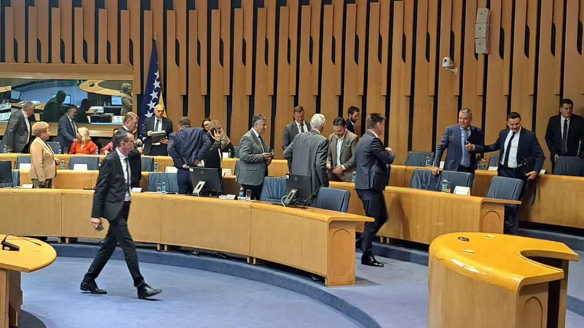 Špirić nije dozvolio izjašnjavanje da se u dnevni red uvrste izmjene Zakona o mjeriteljstvu