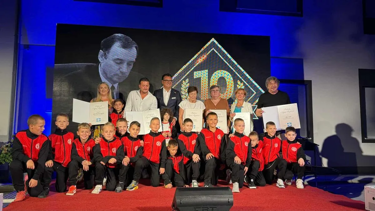 Večerašnji dobitnici dokaz su da se dobri rezultati, bilo u sportu, društvenom angažmanu ili humanitarnom radu, uvijek vrednuju i nagrađuju.“