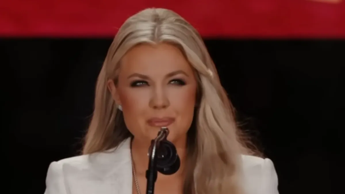 Supruga ubijenog desničarskog aktiviste Charlieja Kirka emotivno se obratila okupljenim na komemoraciji.