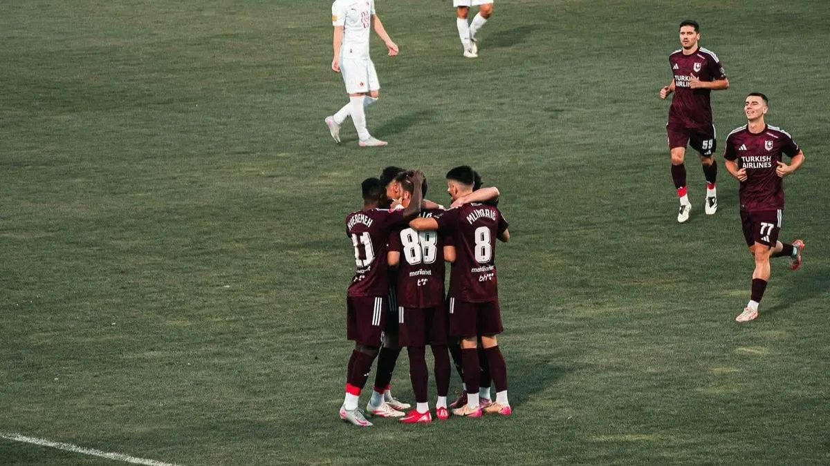 Gradski derbi će biti odigran u subotu u 18:30 sati, a pravdu na njemu će dijeliti Nihad Ljajić