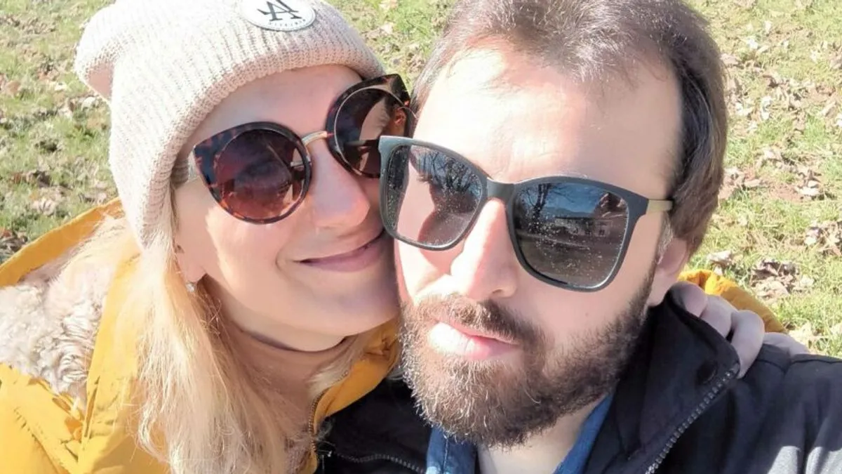 Goran Ravlić koji se tereti da je prošle godine u ljeto ubio suprugu Nerminu u naselju Pofalići u Sarajevu danas je pred Kantonalnim sudom dobio 45 godina zatvora.