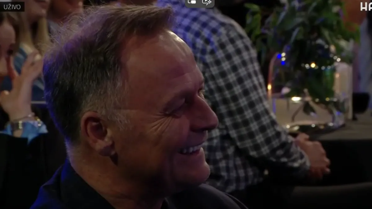 Almasa se ogrnula palestinskom zastavom: Neka u svijetu vlada mir!