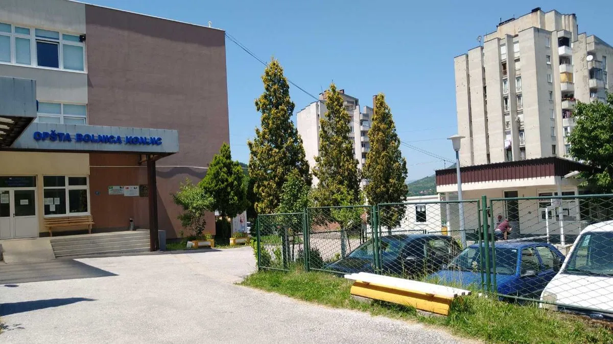 Građani Konjica izražavaju ogorčenost i zabrinutost zbog hroničnog nedostatka sanitetskih vozila