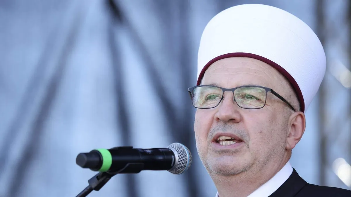 U Bijeljini otvorena džamija Ahmed-bega Salihbegovića: Okupilo se hiljade vjernika