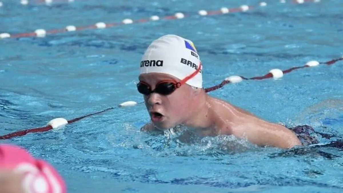 Barlov je nastupio u disciplini 150 metara mješovito sa otplivanim vremenom 3:22:36