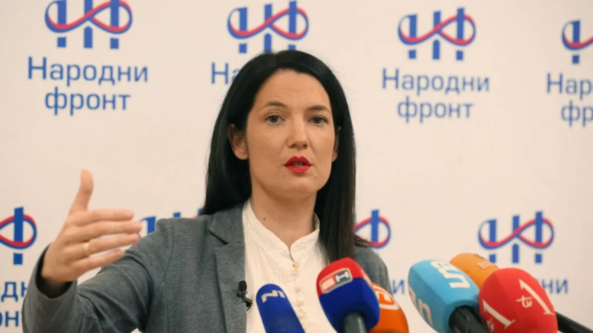 Dodala je i da je nakon ove sjednice postalo jasno da je i najavljivano donošenje novog ustava Republike Srpske bilo farsa.