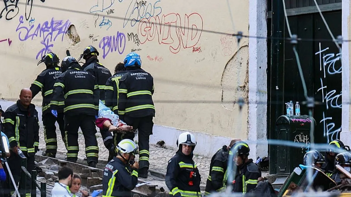 U padu žičara "Gloria" u Lisabonu poginulo je 17 i povrijeđena 21 osoba.