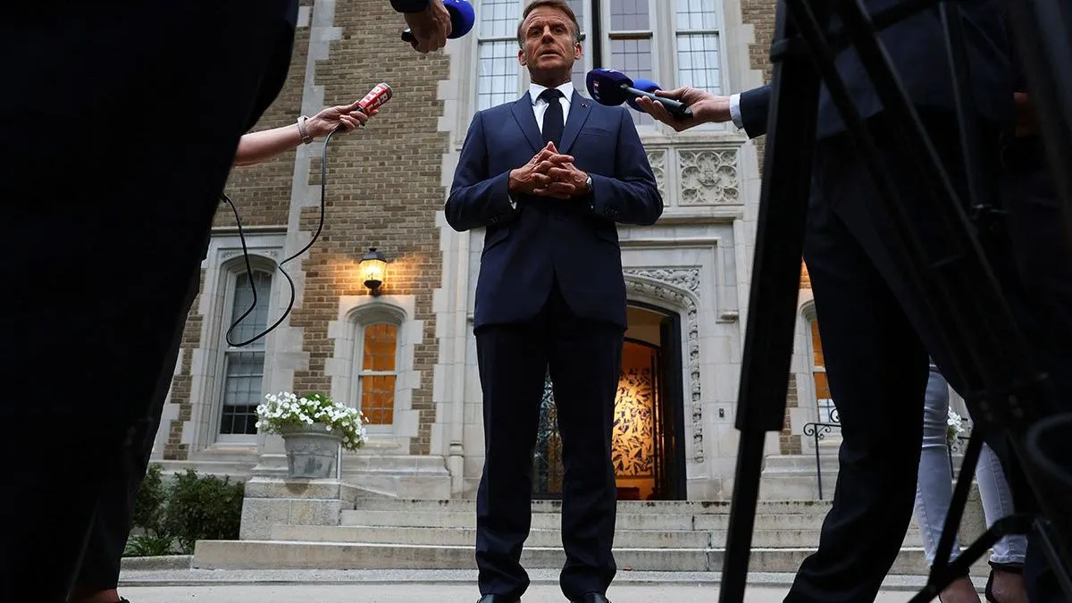 Ako padne Vlada, politički kockar Macron ima tri opcije