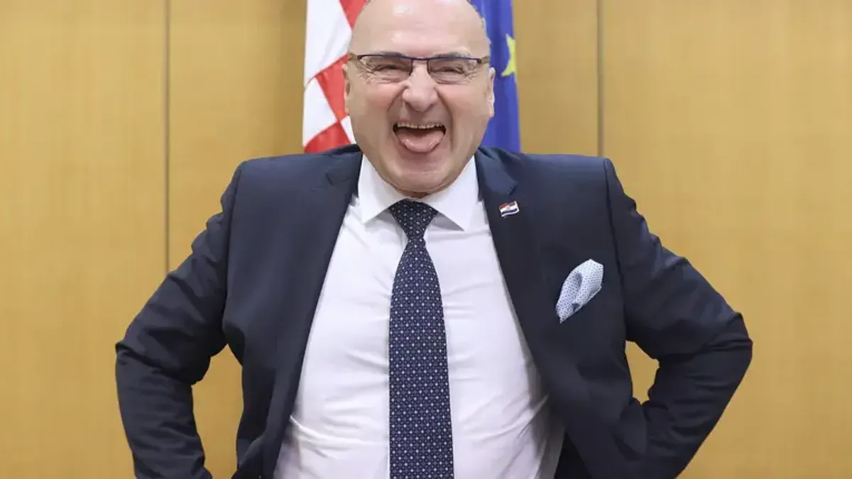 Od isplaćene dobiti za prošlu godinu u visini od 3,5 miliona eura, na račun ministra vanjskih poslova sjelo je tako 719.600 eura