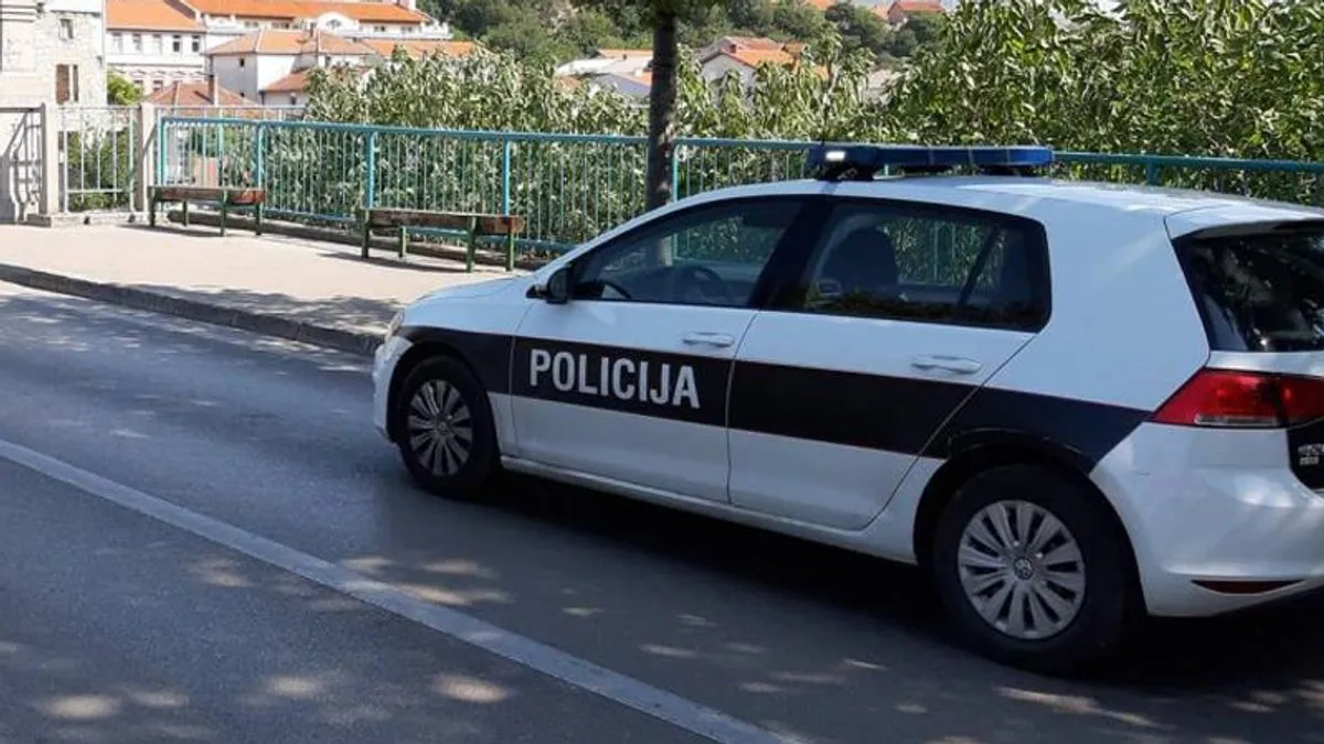 Sinoć se oko 00:10 sati u Mostaru desila saobraćajna nesreća u kojoj je teško povrijeđena jedna osoba.