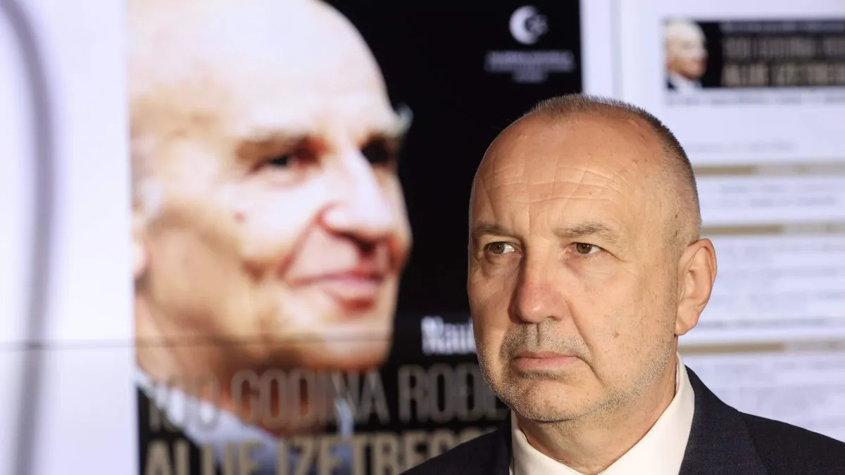 Tezkiretnama: Naučni skup povodom 100 godina od rođenja Alije Izetbegovića