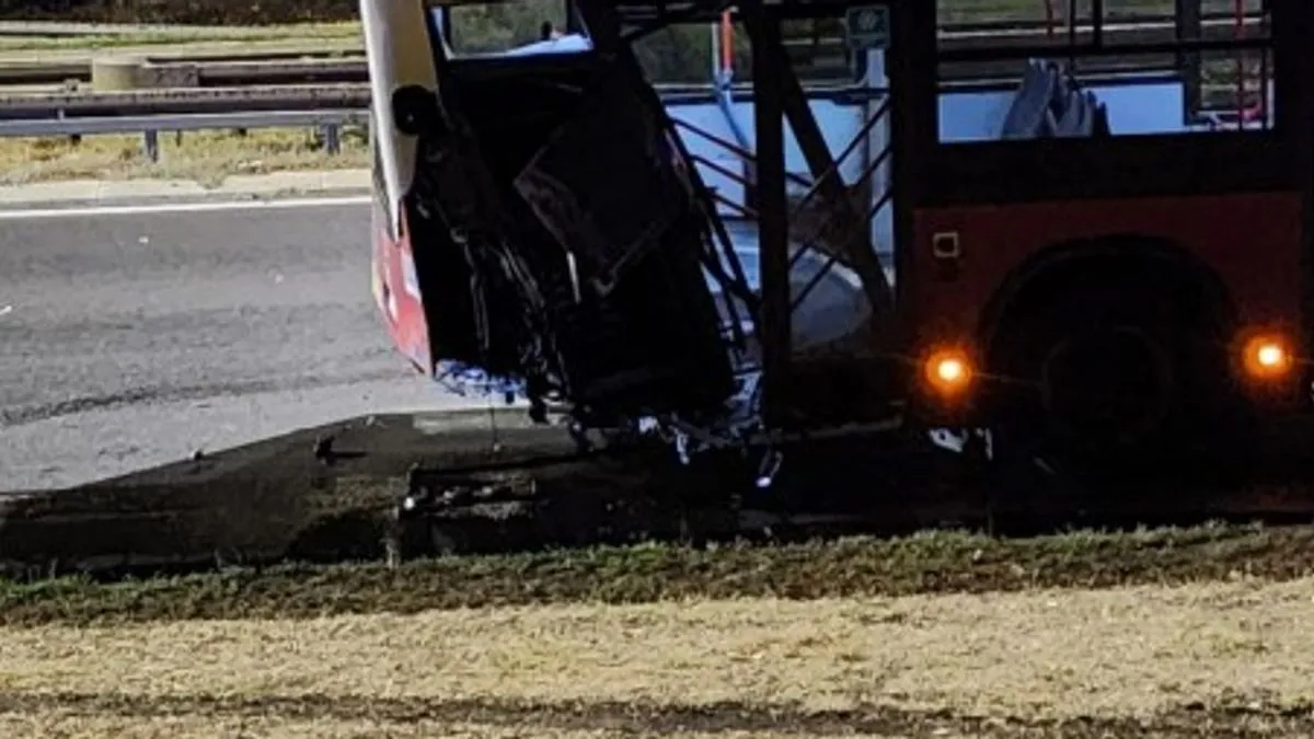 Folker Darko Lazić sinoć je doživio tešku saobraćajnu nesreću na autoputu, a sa njim je u kolima bila njegova supruga Katarina Lazić.