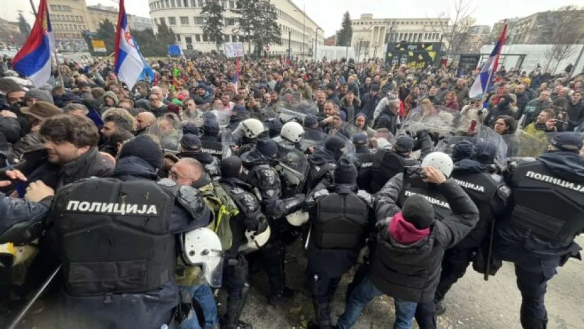 Nakon komemoracije građani krenuli prema kampusu da “čuvaju fakultet”