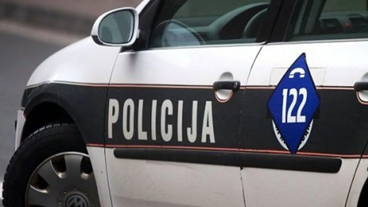 Prema navodima, suprug je istog dana oko 05:30 sati ispred porodične kuće prvo verbalno, a potom i fizički napao, pri čemu je zadobila tjelesne povrede