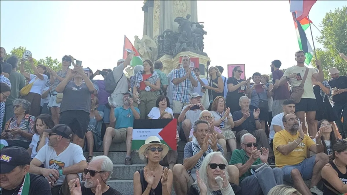 Učesnici protesta pozvali su špansku vladu da konačno usvoji dugo najavljivanu uredbu.