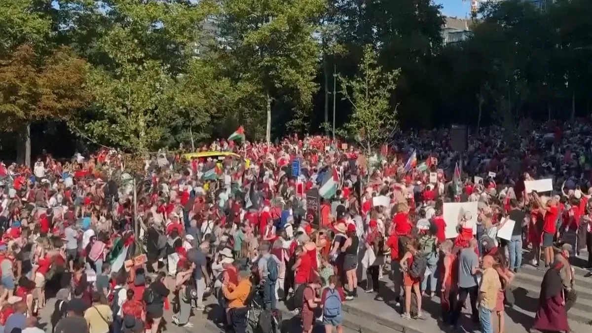 Demonstracije su uslijedile nakon poruke izraelskog premijera Benjamina Netanyahua da će izraelske snage nastaviti ofanzivu u Gazi.