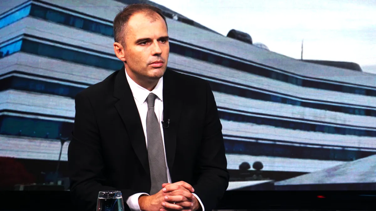 Današnja ključna vijest u političkom životu Bosne i Hercegovine je promjena stava minstara iz SNSD-a koji su glasali za reformsku agendu.