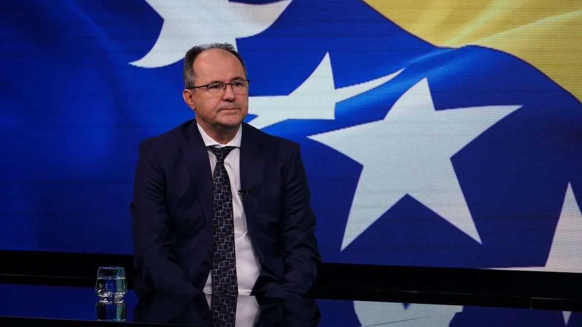 Pored slabosti međunarodne zajednice, Softić smatra da je Dodik pokazao i slabosti naše države