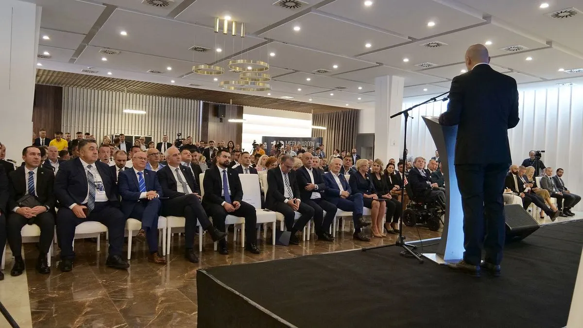 Premijer Pivić na Međunarodnom sajmu privrede u Tešnju: ZDK je jedna od ekonomskih perjanica BiH