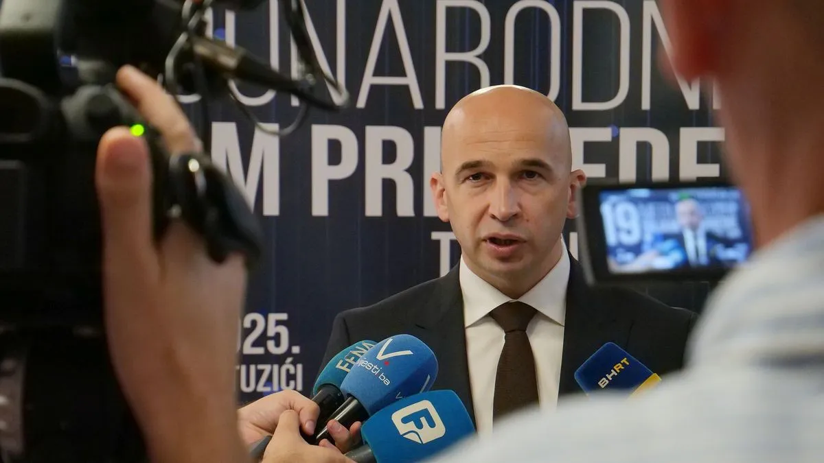 Vlada Zeničko-dobojskog kantona, dodao je, konkretnim primjerima pokazuje da je otvorena za investicije.