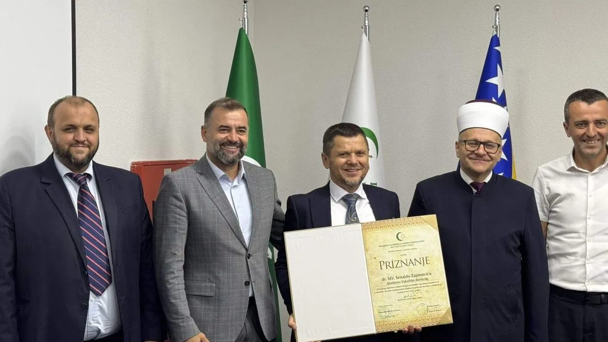 Muftijstvo mostarsko uručilo priznanje direktoru Vakufske direkcije za izgradnju i obnovu vakufa
