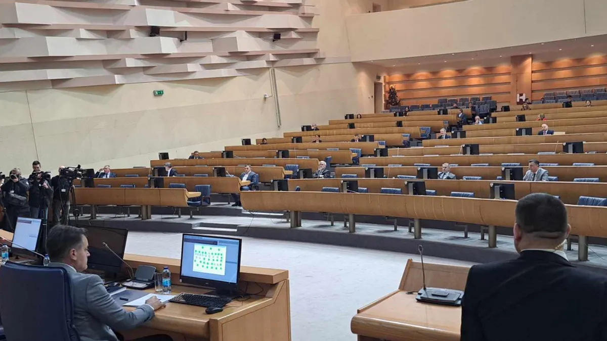 Nakon što je budžet usvojilo Predsjedništvo BiH, potrebno je da prođe i oba doma Parlamenta BiH