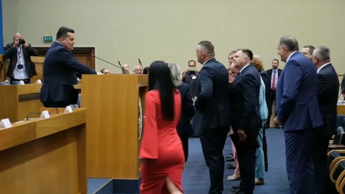 I na kraju kako će se sve navedeno odraziti na ekonomiju, na unapređenje životnog standarda koje je najavio Milorad Dodik.