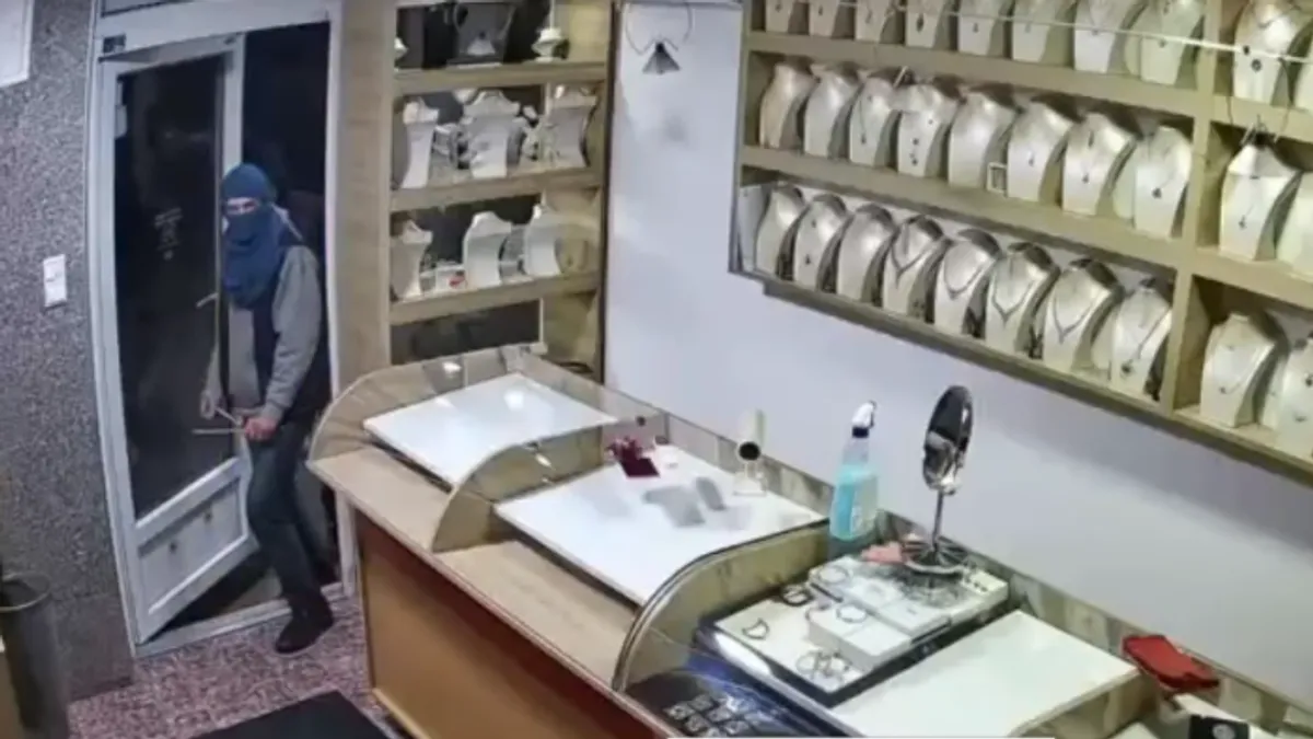 Mehinagić smatra da se istraga ne vodi dovoljno ozbiljno te naglašava da će, ukoliko nadležne institucije ostanu pasivne, sam pokušati da se izbori za pravdu.