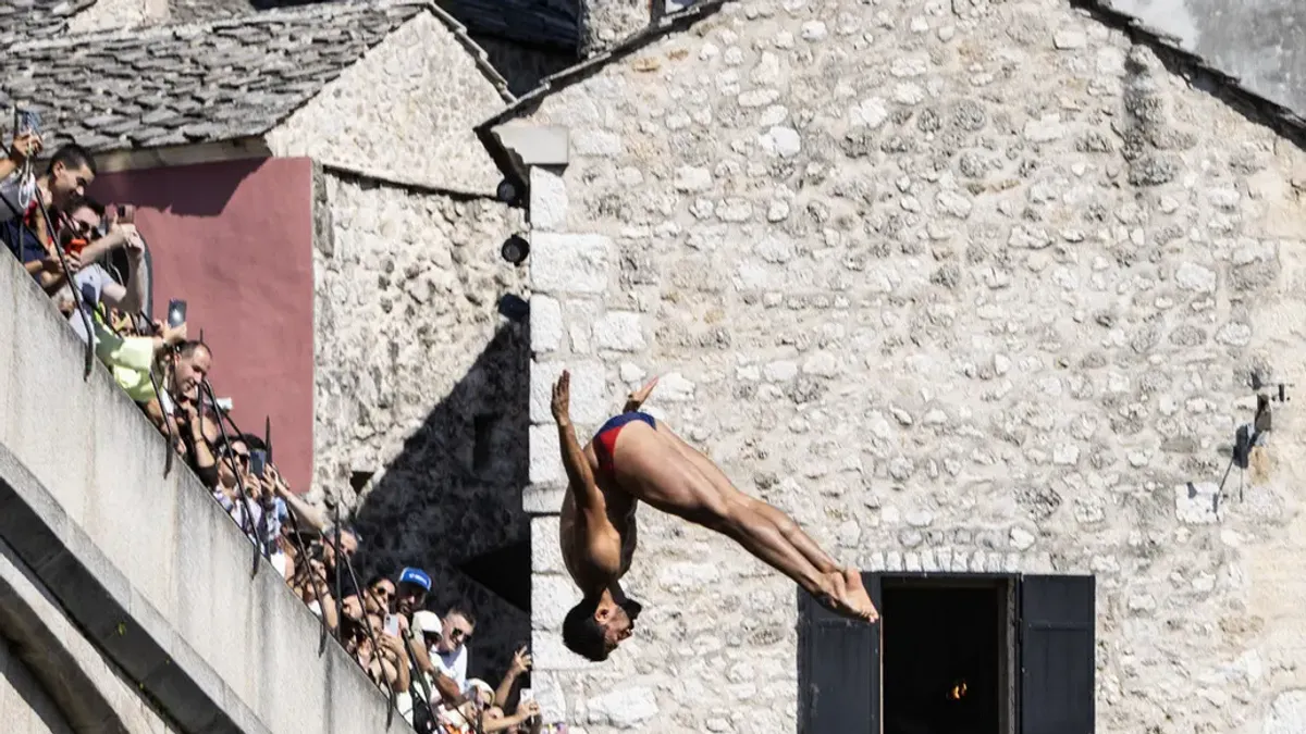 Grad na Neretvi danas je centar svijeta, domaćin završne runde spektakularnih skokova sa Starog mosta. 