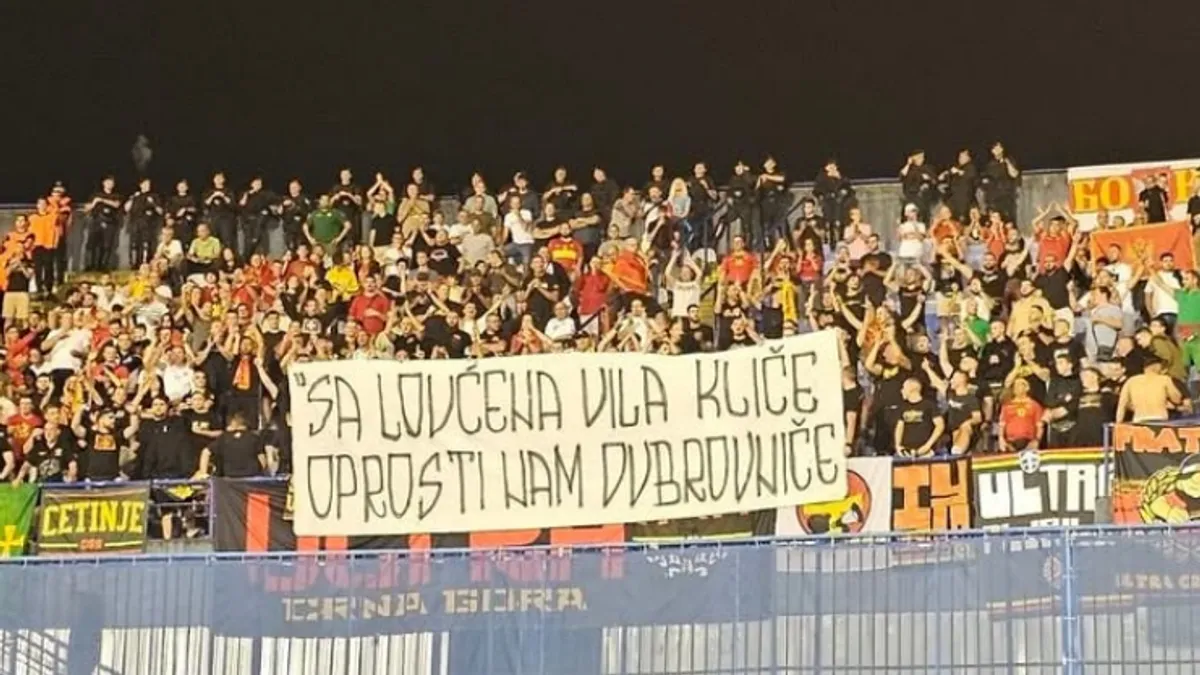 Crnogorski navijači na utakmici protiv Hrvatske u Zagrebu podigli transparent na kojem je pisalo 'Sa Lovćena vila kliče, oprosti nam Dubrovniče'