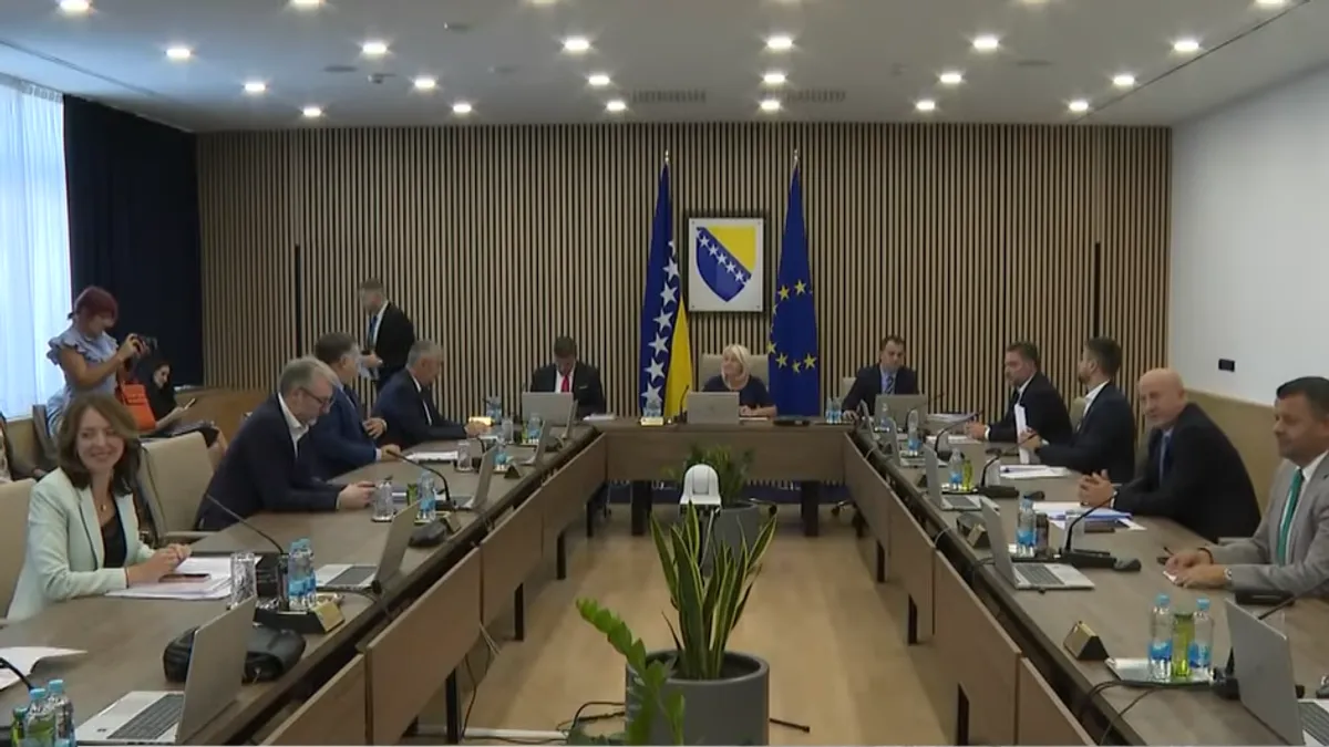 Ovo znači da BiH do daljnjeg neće moći ispuniti uvjete Evropske unije, koja je ranije već najavila posljedice u slučaju neusvajanja dokumenta.
