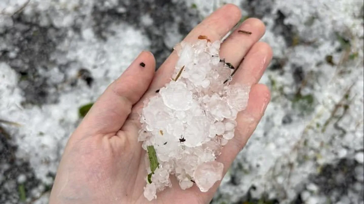 Veliko nevrijeme zahvatilo Sloveniju: Munje, tuča, potop...