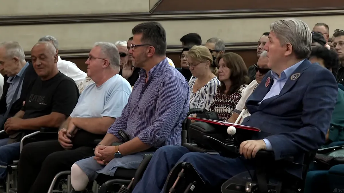 Federalni ministar za pitanja boraca i invalida Nedžad Lokmić, ugostio je najtežu kategoriju ratnih vojnih invalida...