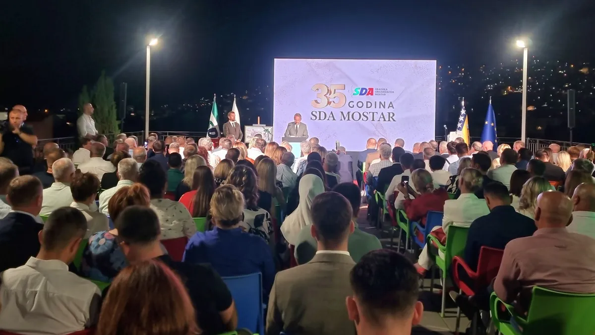 Izetbegović u Mostaru: Ako želimo dobro BiH i našem narodu, ova vlast mora otići