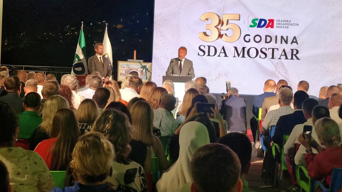 Izetbegović u Mostaru: Ako želimo dobro BiH i našem narodu, ova vlast mora otići