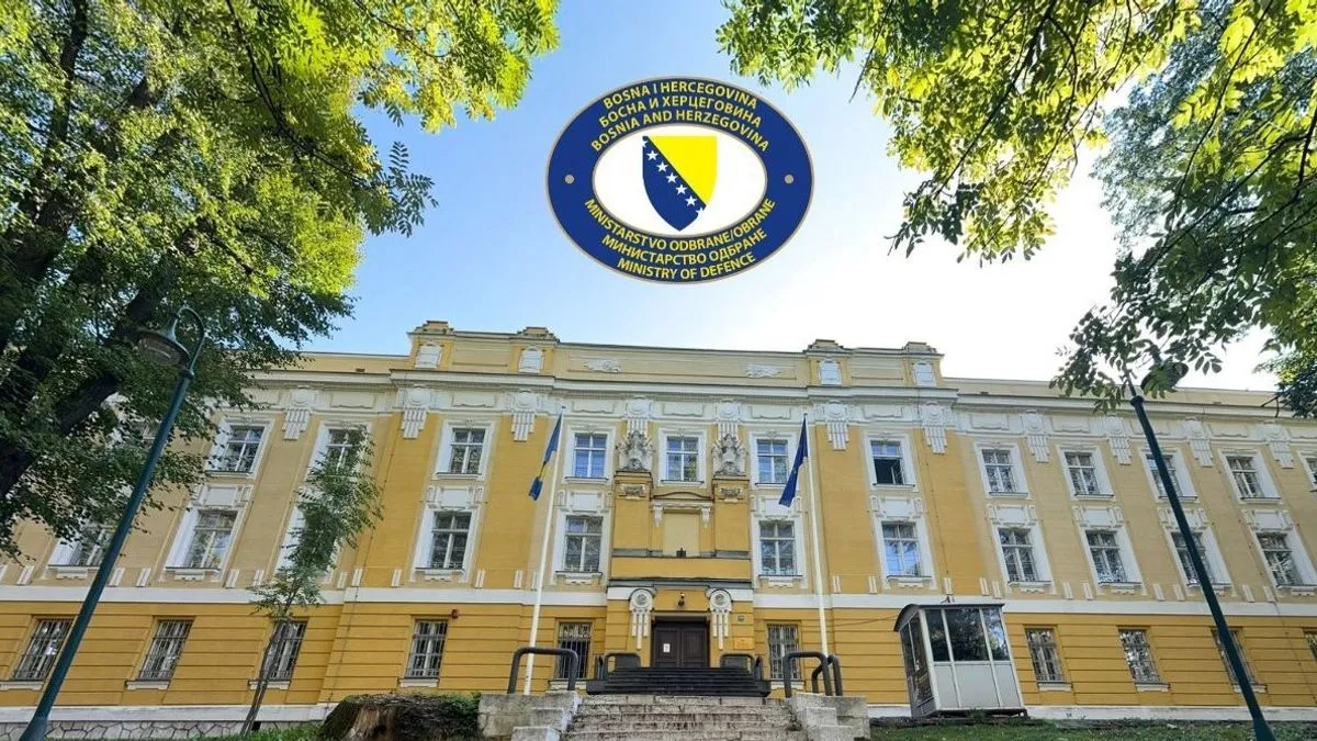 Navedeno je kako je ceremonija potpisivanja ugovora za vojno školovanje realizovana potpisivanjem ugovora 17. septembra