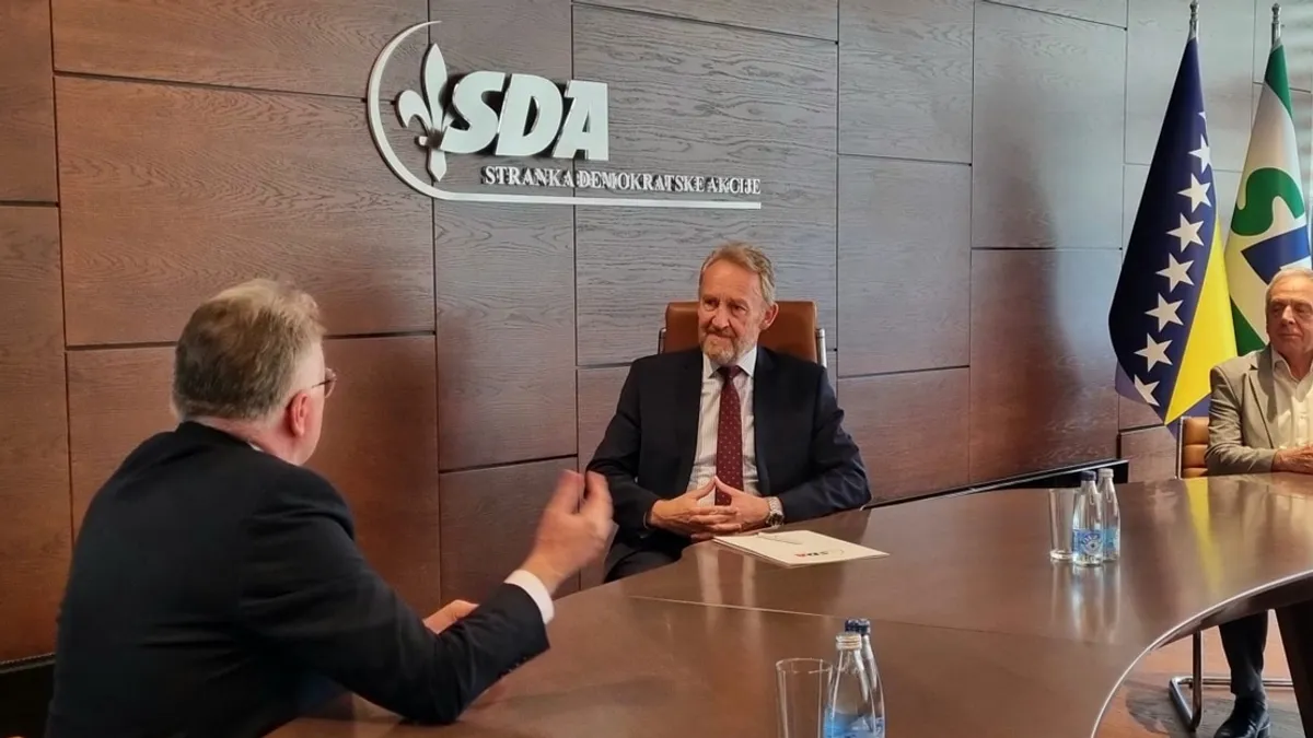 Izrazio je očekivanja da će, umjesto neselektivne podrške jednoj strani, ruska politika u budućnosti biti izbalansiranija...